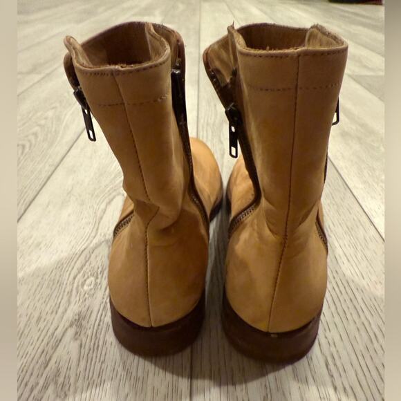 Frye Natalie Double Zip Low Heel Boots Sand Nubuck Leather Bootie 9.5 - Picture 7 of 9